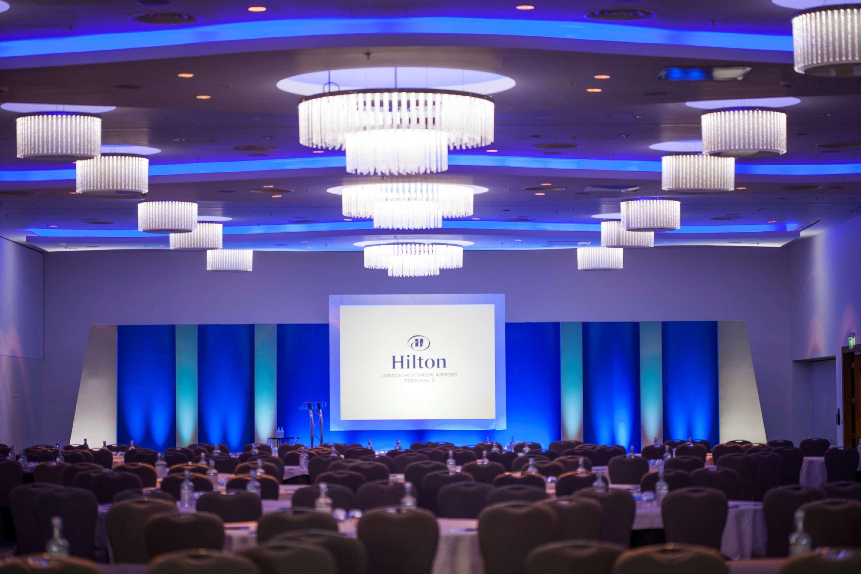Hilton London Heathrow Airport Terminal 5 Hillingdon Exterior foto