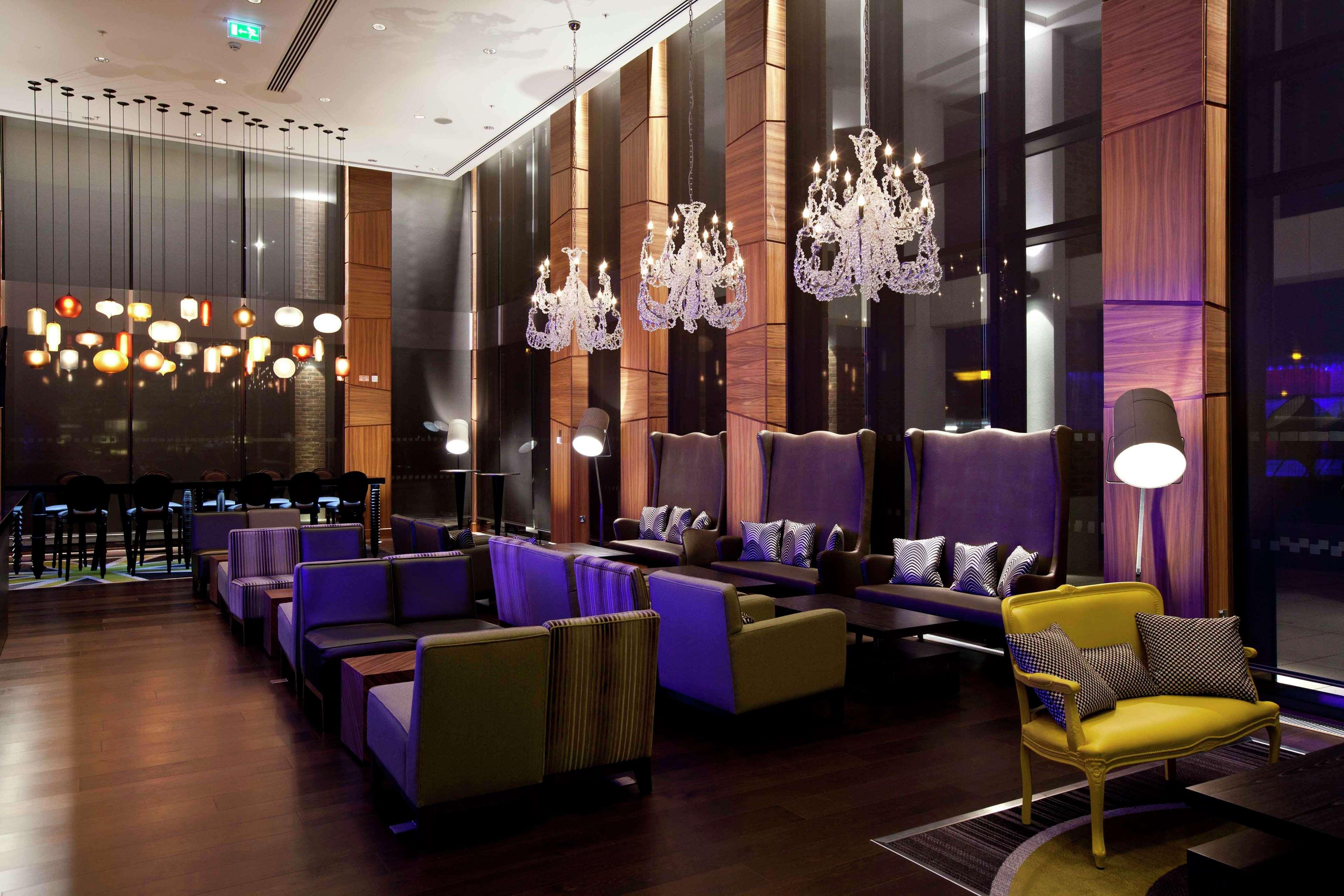 Hilton London Heathrow Airport Terminal 5 Hillingdon Exterior foto