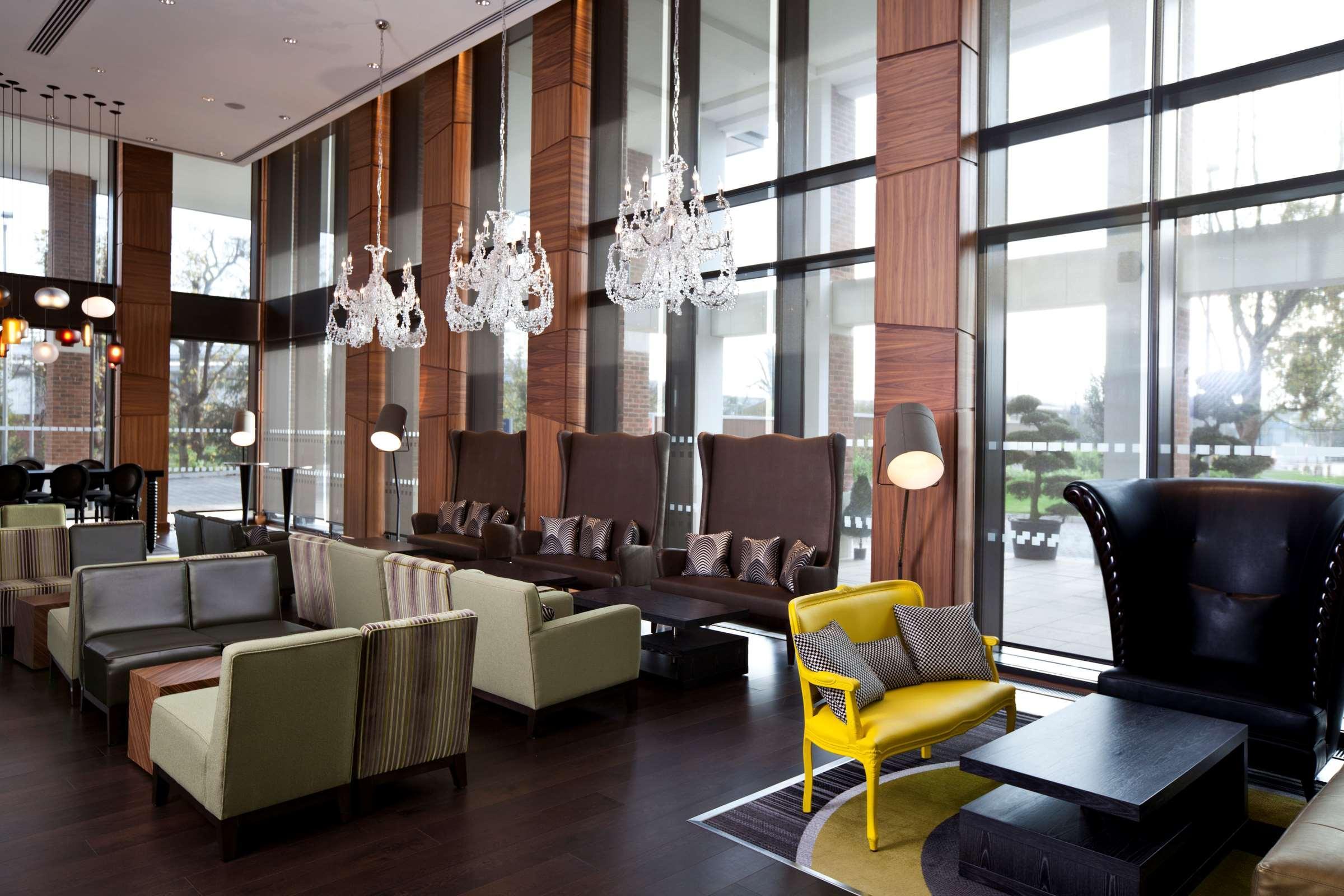 Hilton London Heathrow Airport Terminal 5 Hillingdon Exterior foto