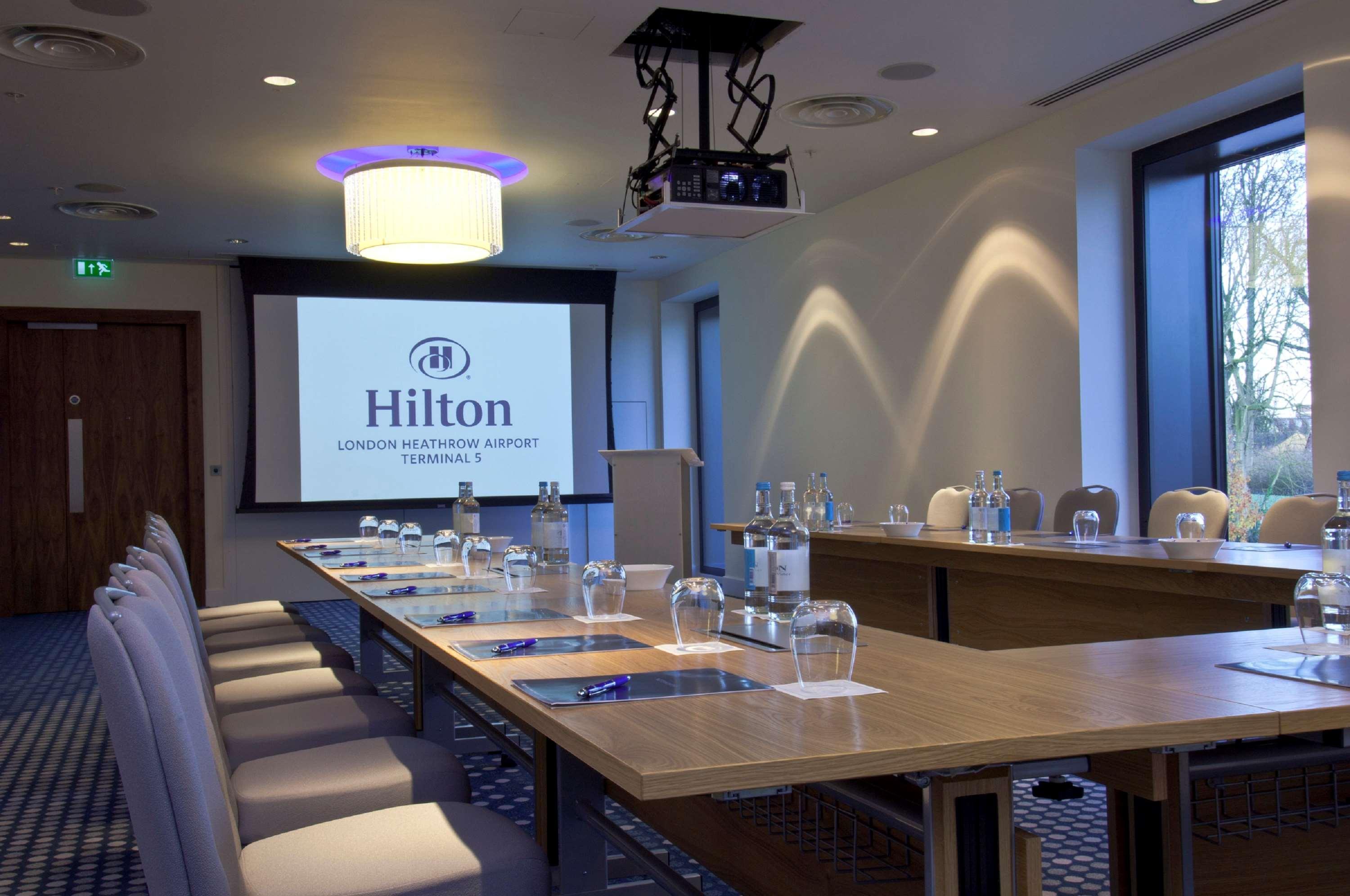 Hilton London Heathrow Airport Terminal 5 Hillingdon Facilidades foto