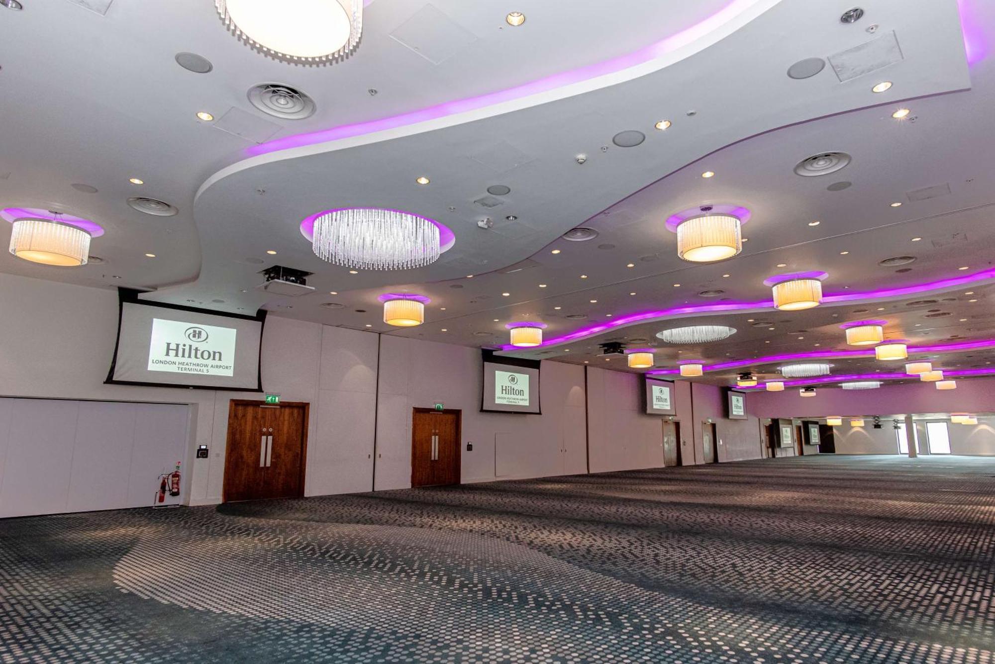 Hilton London Heathrow Airport Terminal 5 Hillingdon Exterior foto