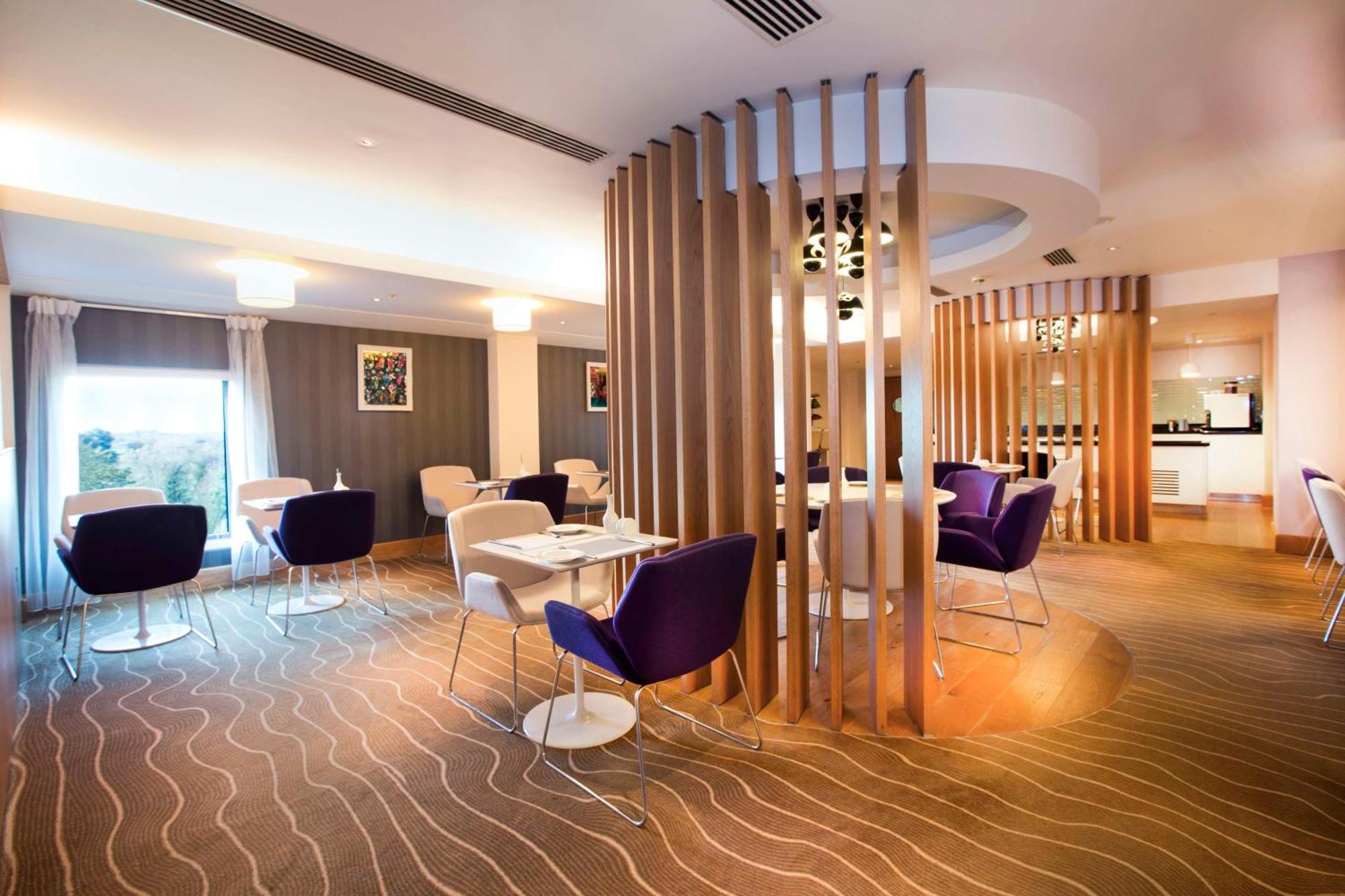 Hilton London Heathrow Airport Terminal 5 Hillingdon Exterior foto
